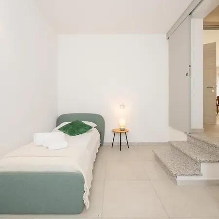 Domus Alba *